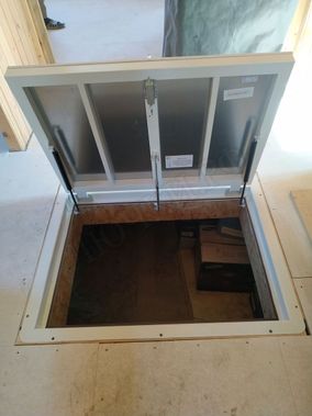 Напольный люк Самоподъемный Невидимка уголок 500*300 Напольный люк Самоподъемный Невидимка уголок 500*300